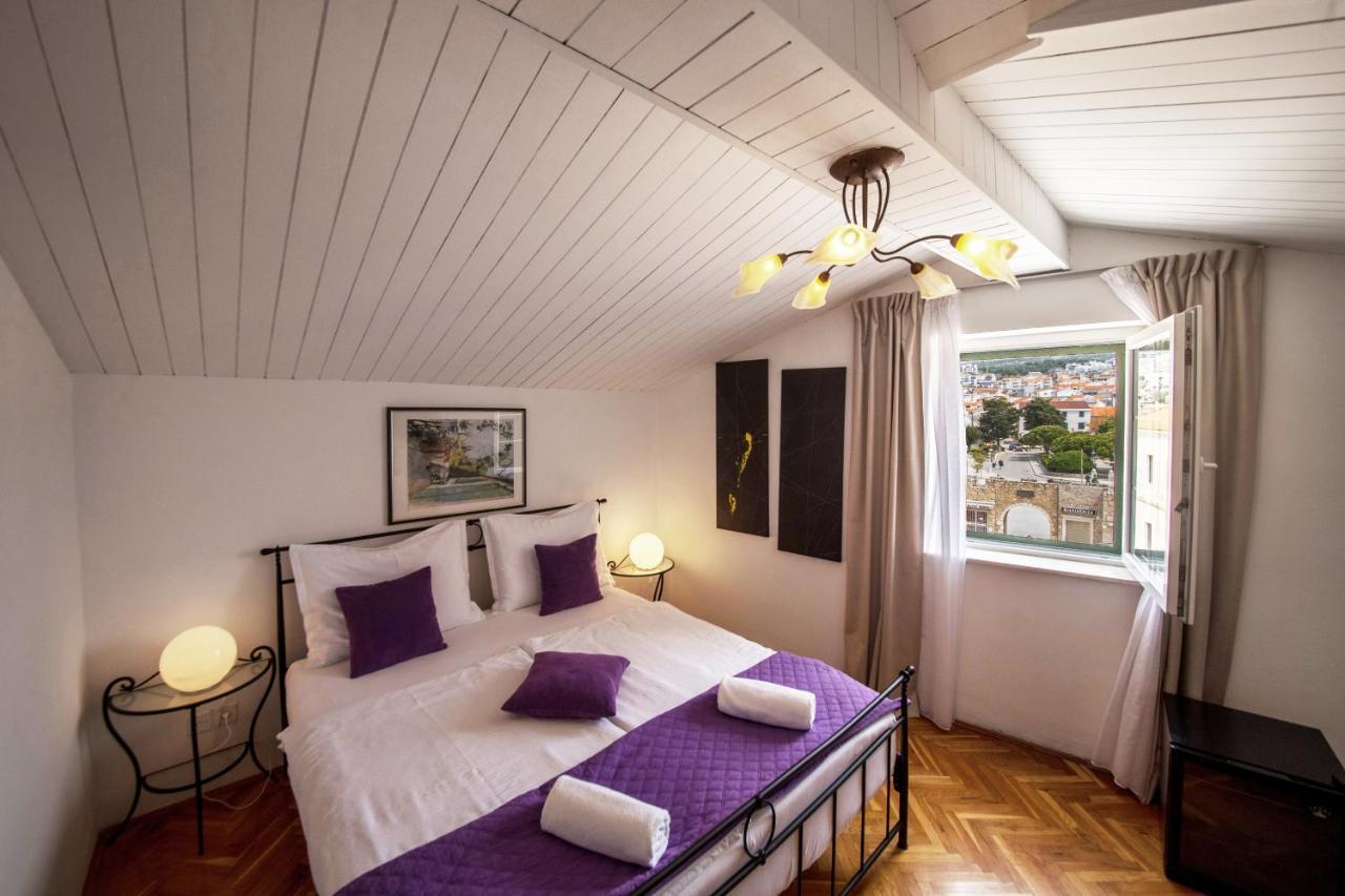 Hotel Pansion Kamenar à Primošten Extérieur photo