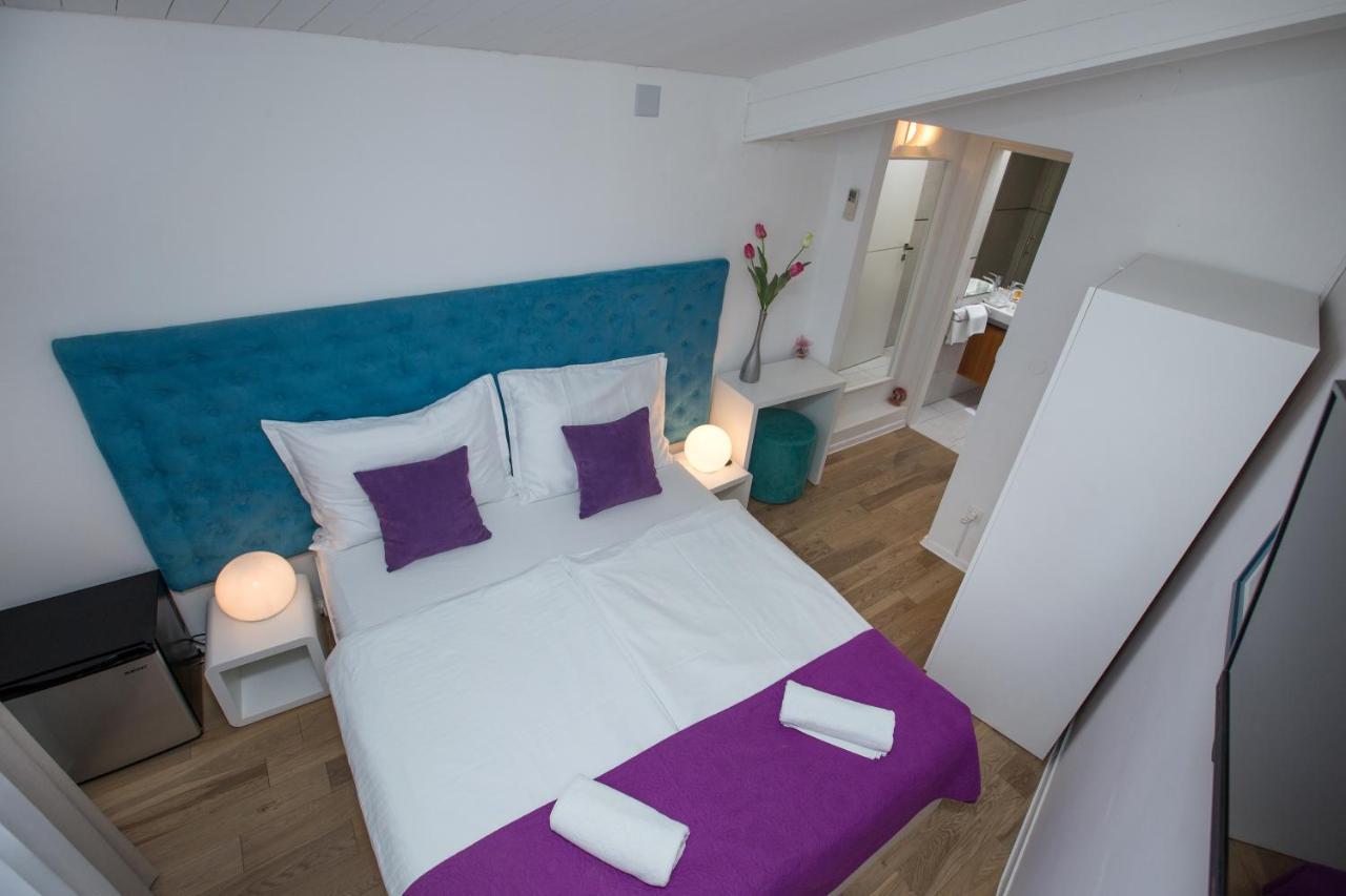 Hotel Pansion Kamenar à Primošten Extérieur photo