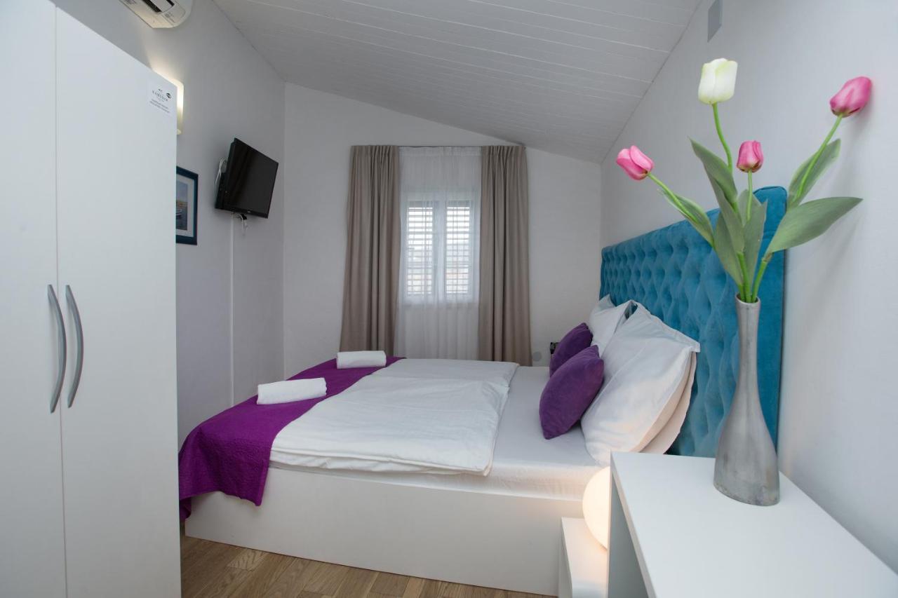 Hotel Pansion Kamenar à Primošten Extérieur photo
