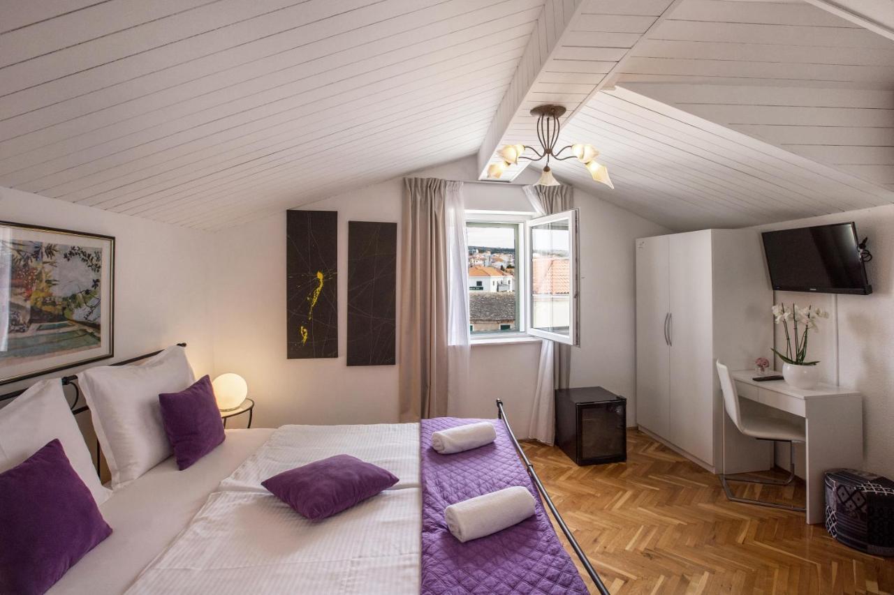 Hotel Pansion Kamenar à Primošten Extérieur photo